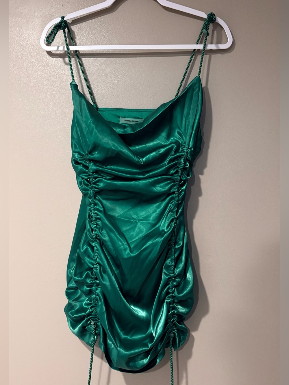 emerald green ruched flattering slouchy body con dress